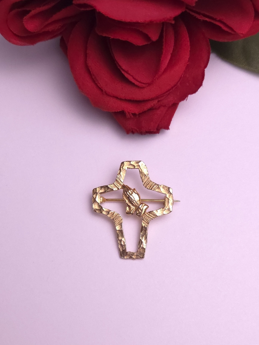 Vintage Gold Tone Hammered Textured Cross & Praying Hands Brooch